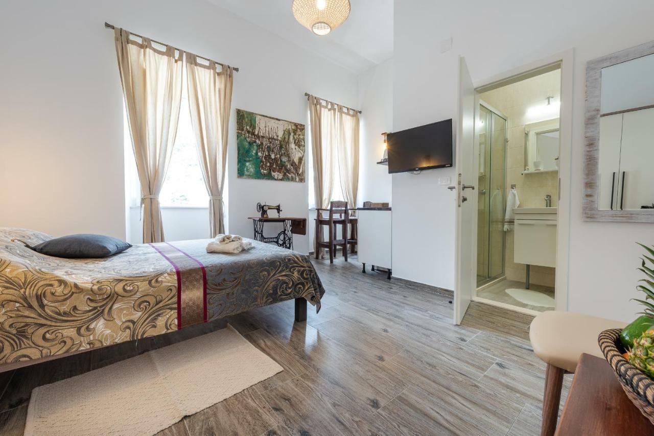 Apartma Brand New With Old Port View- Mala Vrata